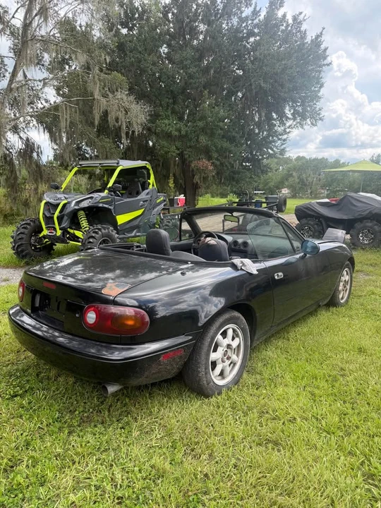 1990 Mazda NA MX-5 Miata - Image 5 of 10