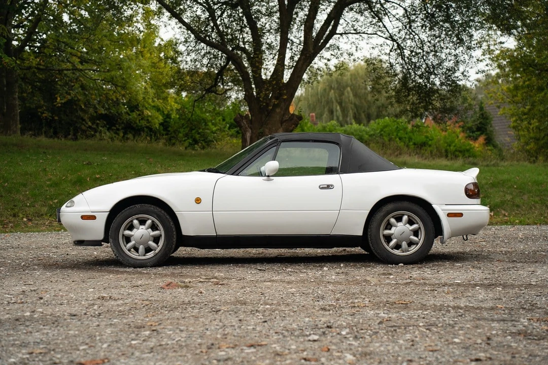 1990 Mazda NA MX-5 Miata - Image 16 of 30
