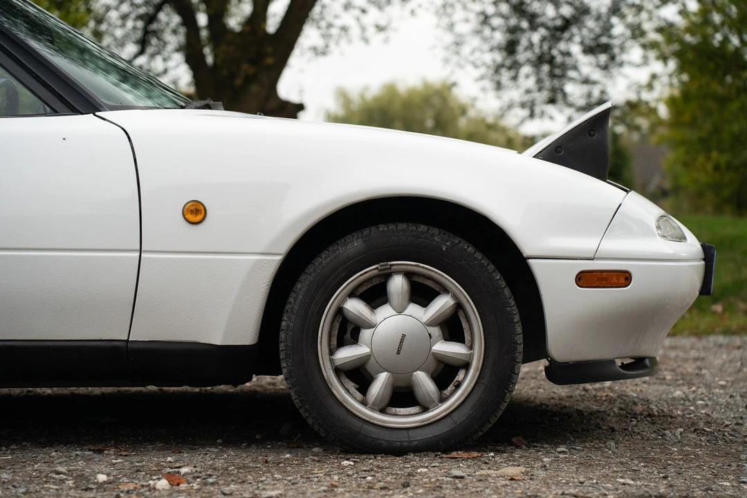 1990 Mazda NA MX-5 Miata - Image 23 of 30