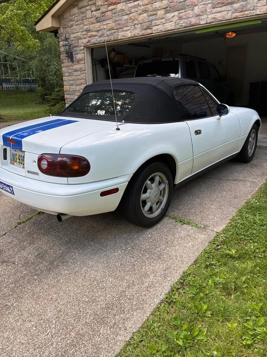 1990 Mazda NA MX-5 Miata - Image 4 of 11