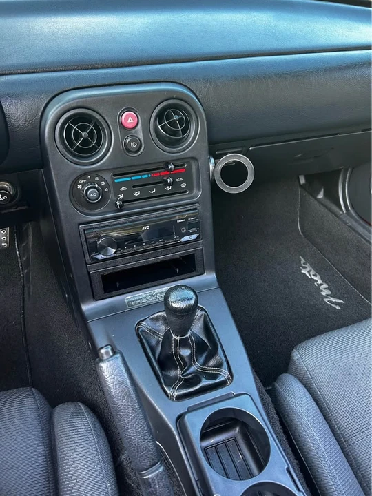 1990 Mazda NA MX-5 Miata - Image 15 of 19