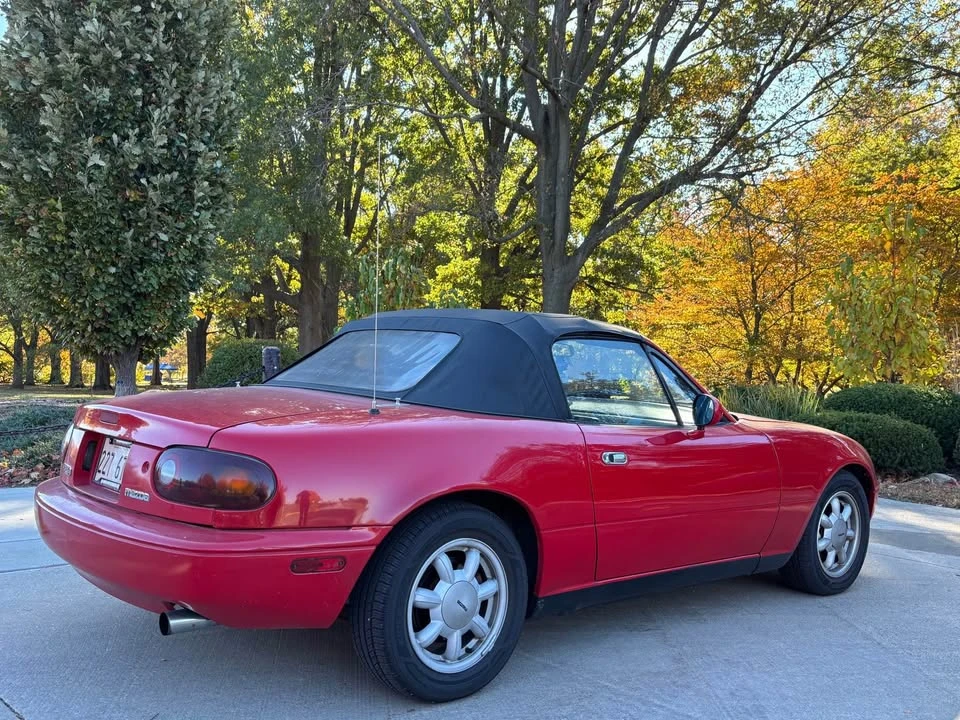 1990 Mazda NA MX-5 Miata - Image 19 of 20