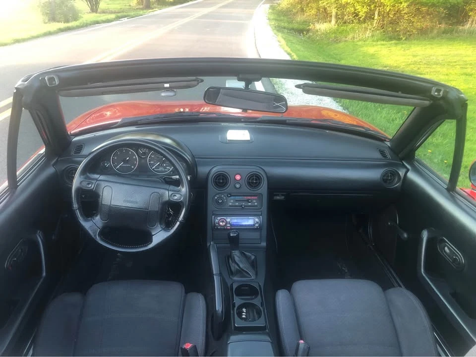 1990 Mazda NA MX-5 Miata - Image 11 of 20
