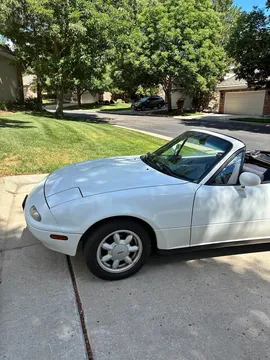 1990 Mazda MX-5 Miata Black