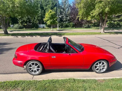 1990 Mazda MX-5 Club Convertible 2D