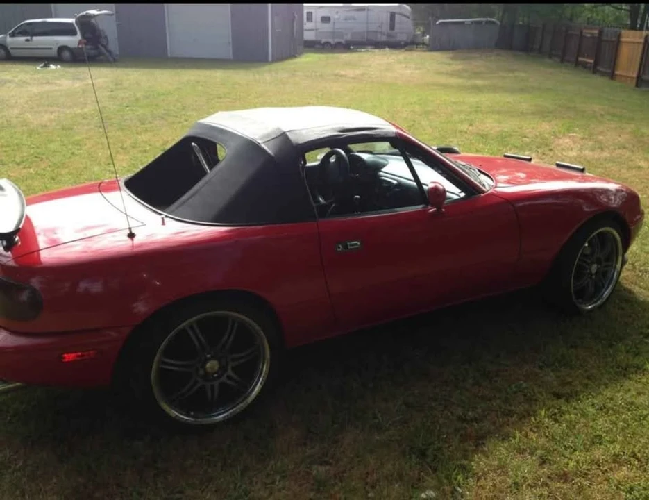 1990 Mazda NA MX-5 Miata - Image 6 of 12
