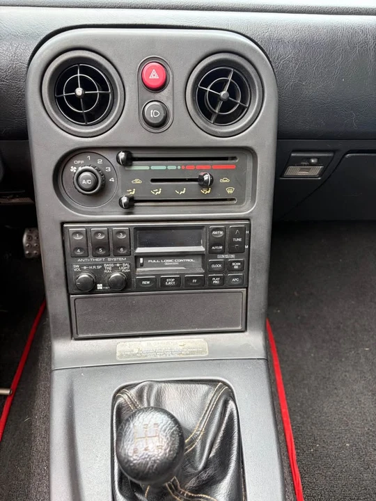 1990 Mazda NA MX-5 Miata - Image 11 of 12