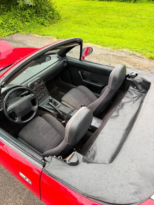 1990 Mazda NA MX-5 Miata - Image 10 of 11