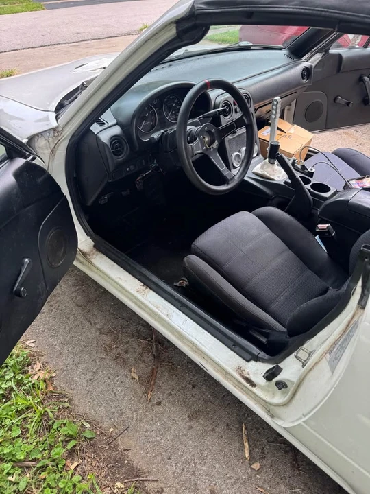 1990 Mazda NA MX-5 Miata - Image 3 of 13