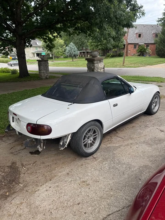 1990 Mazda NA MX-5 Miata - Image 6 of 13
