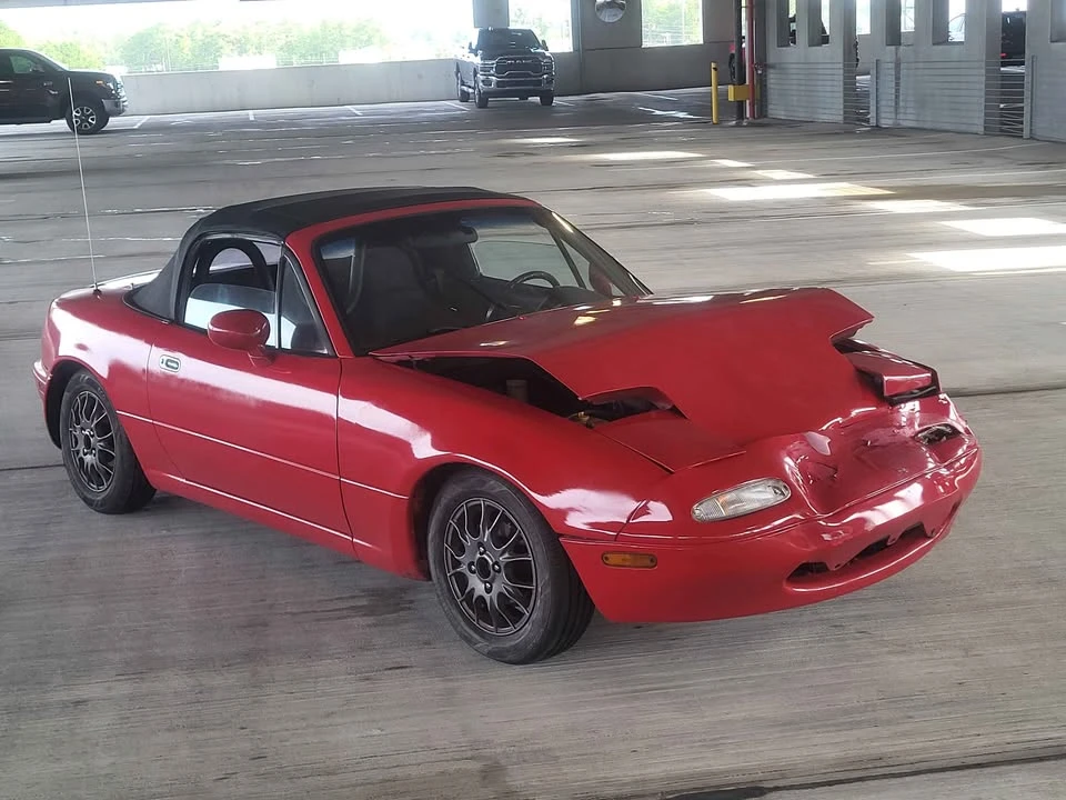 1990 Mazda NA MX-5 Miata - Image 5 of 8