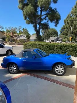 1990 Mazda MX-5 Miata Convertible 2D