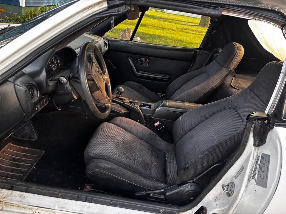 1990 Mazda NA MX-5 Miata - Image 9 of 11