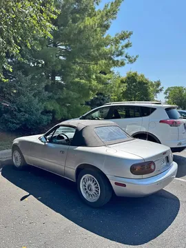 1990 Mazda MX-5 Convertible 2D