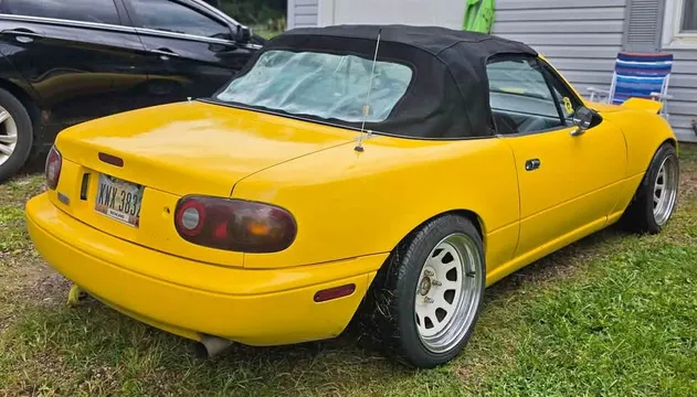 1990 Mazda MX-5 Convertible 2D