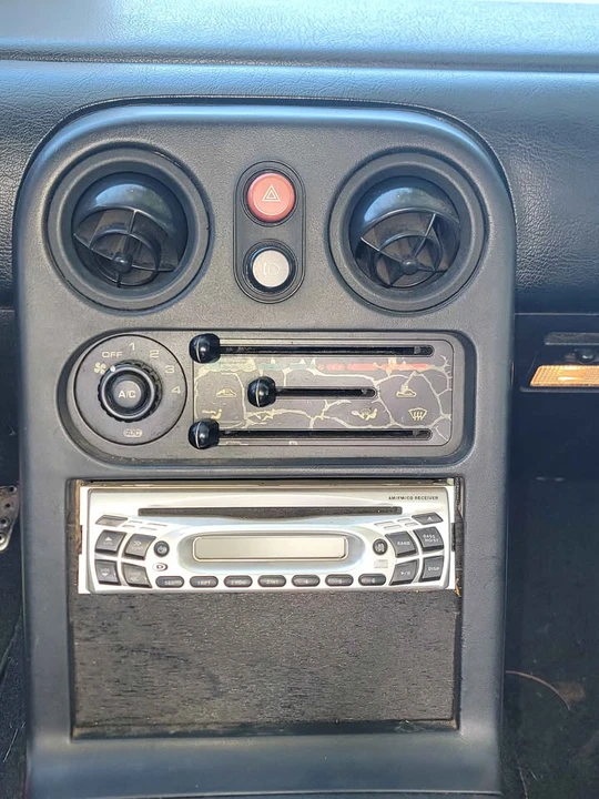 1990 Mazda NA MX-5 Miata - Image 10 of 12