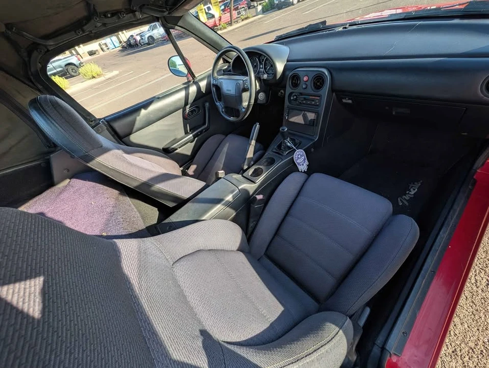 1990 Mazda NA MX-5 Miata - Image 8 of 10