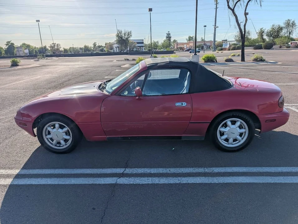 1990 Mazda NA MX-5 Miata - Image 5 of 10