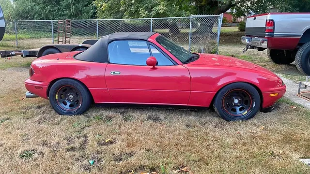 1990 Mazda MX-5 Convertible 2D