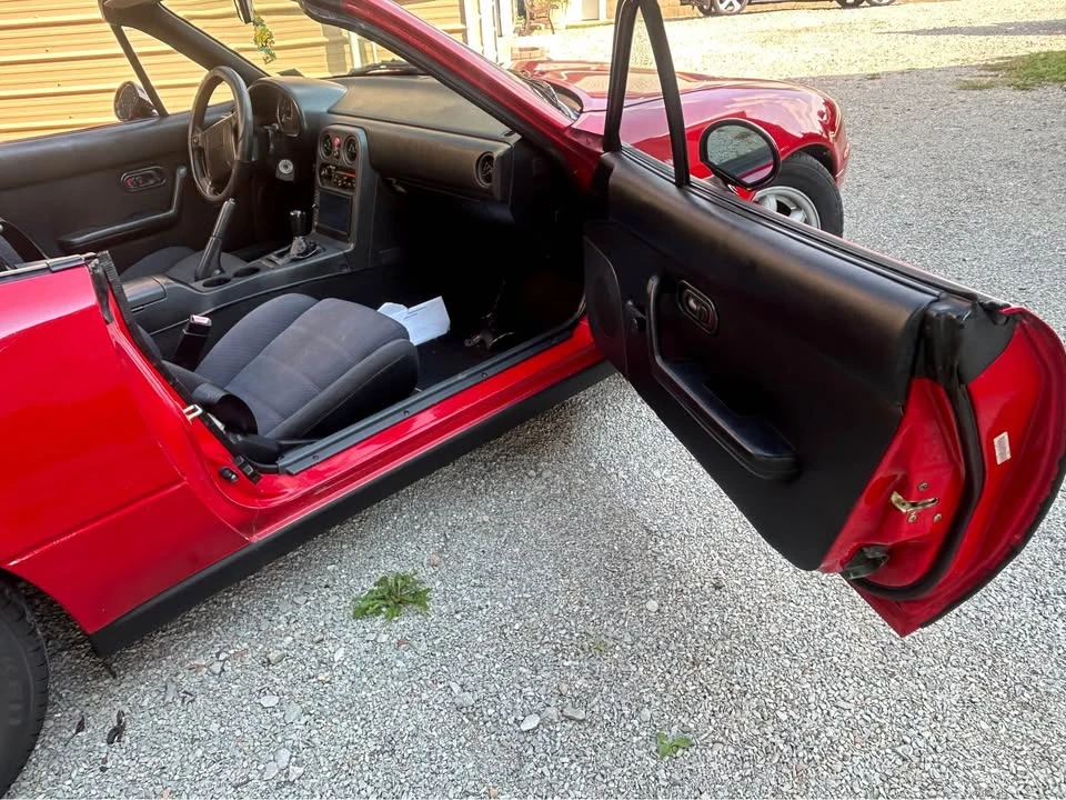 1990 Mazda NA MX-5 Miata - Image 15 of 19