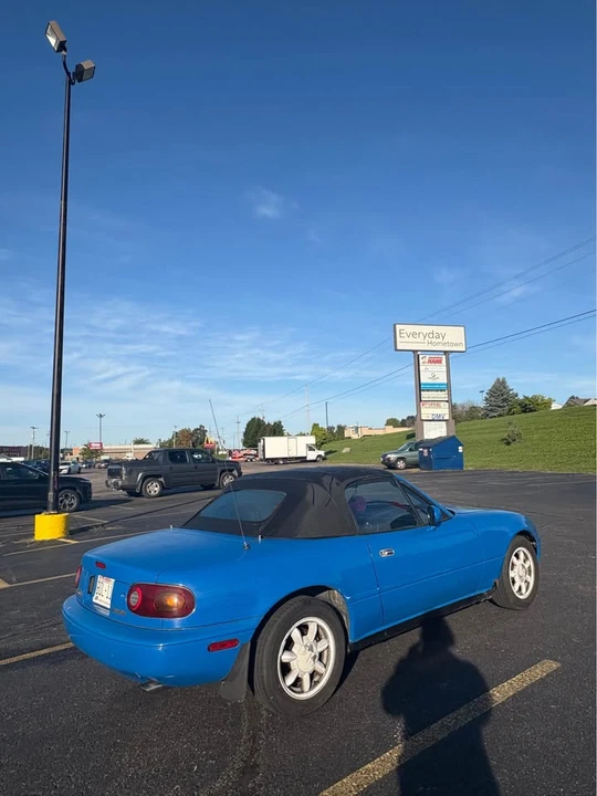 1990 Mazda NA MX-5 Miata - Image 4 of 13