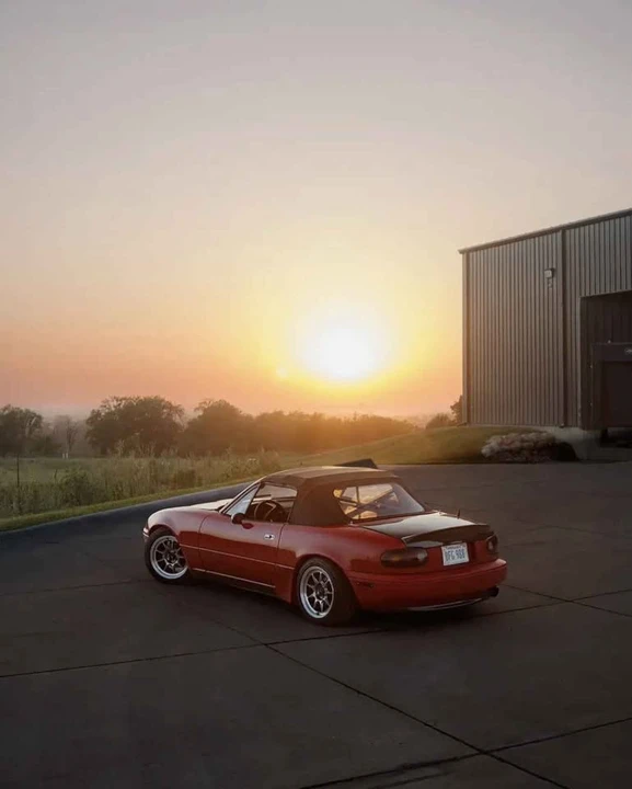1990 Mazda NA MX-5 Miata - Image 2 of 12