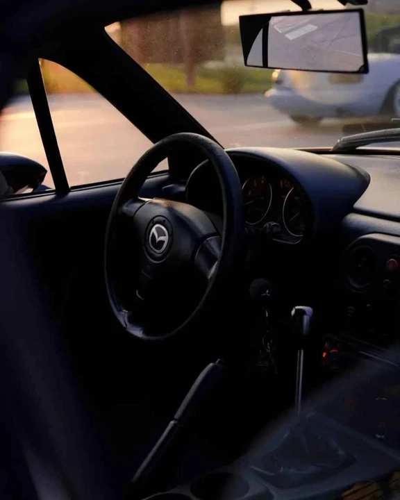 1990 Mazda NA MX-5 Miata - Image 10 of 12
