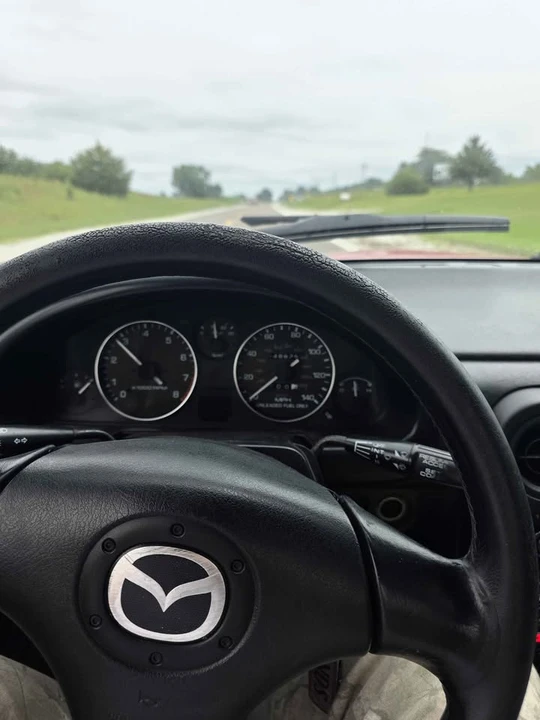 1990 Mazda NA MX-5 Miata - Image 11 of 12