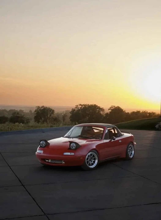 1990 Mazda NA MX-5 Miata - Image 5 of 12
