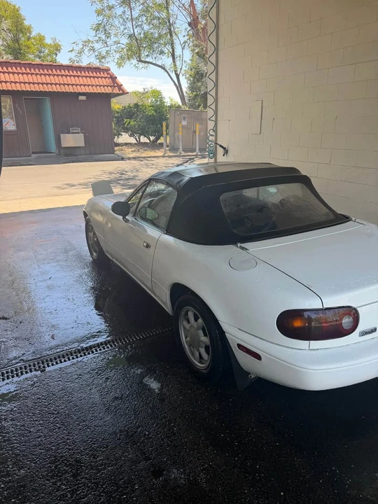 1990 Mazda NA MX-5 Miata - Image 4 of 13