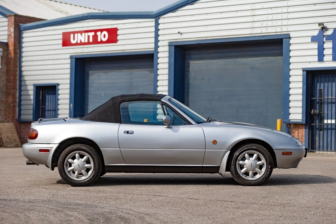 1990 Mazda NA MX-5 Miata - Image 20 of 30
