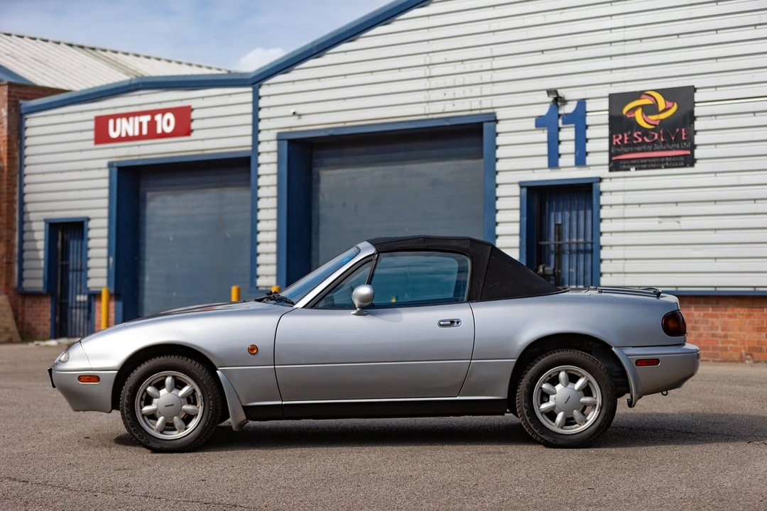 1990 Mazda NA MX-5 Miata - Image 21 of 30