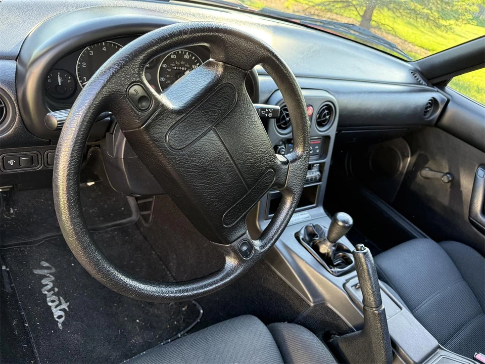 1990 Mazda NA MX-5 Miata - Image 8 of 9