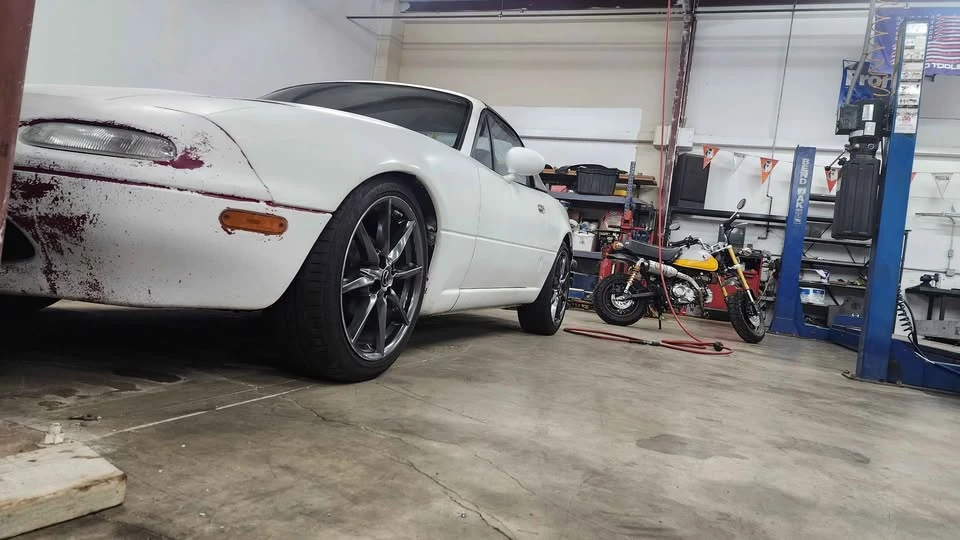 1990 Mazda NA MX-5 Miata - Image 2 of 10