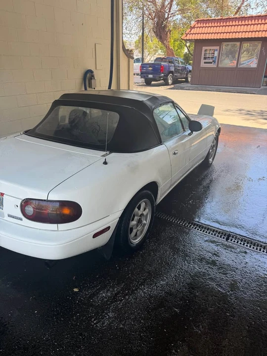 1990 Mazda NA MX-5 Miata - Image 5 of 15