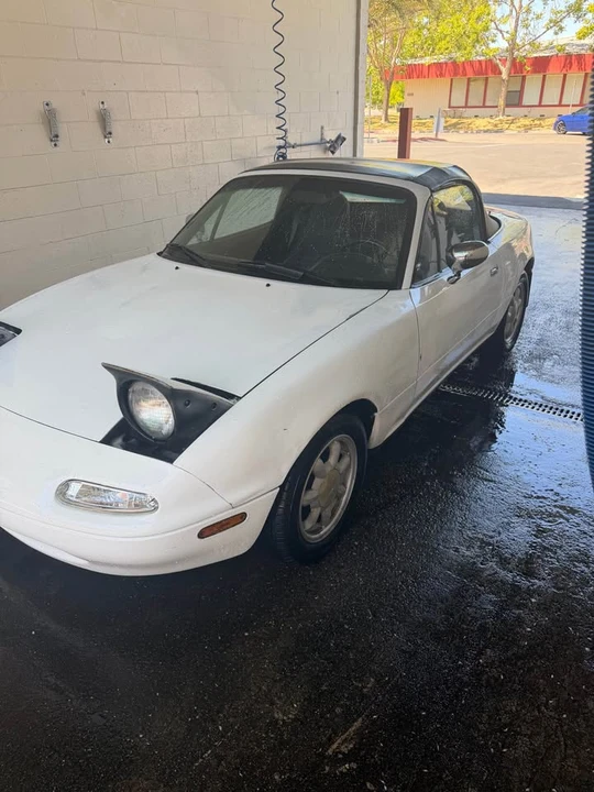 1990 Mazda NA MX-5 Miata - Image 7 of 15