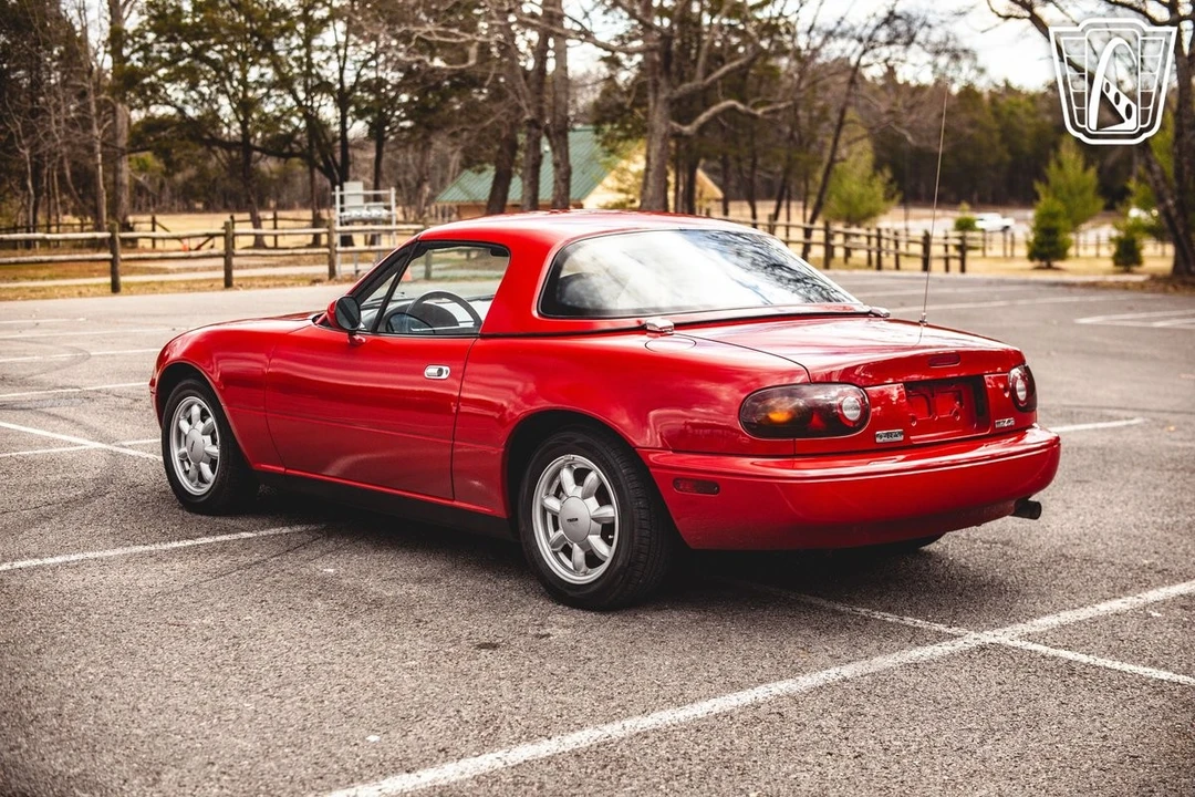 1990 Mazda NA MX-5 Miata - Image 11 of 12