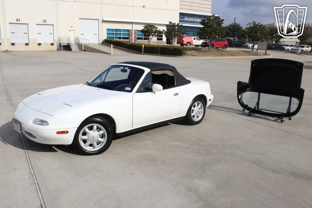 1990 Mazda NA MX-5 Miata - Image 13 of 21