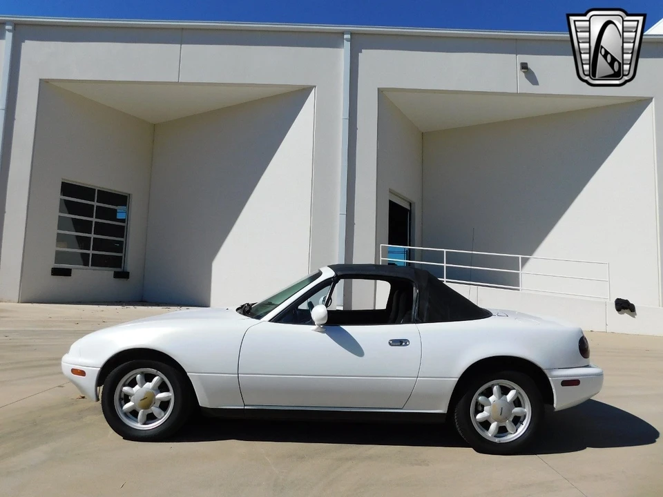 1990 Mazda NA MX-5 Miata - Image 3 of 12