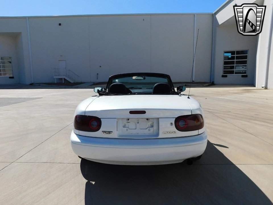 1990 Mazda NA MX-5 Miata - Image 15 of 21
