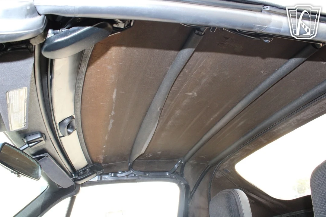 1990 Mazda NA MX-5 Miata - Image 17 of 21