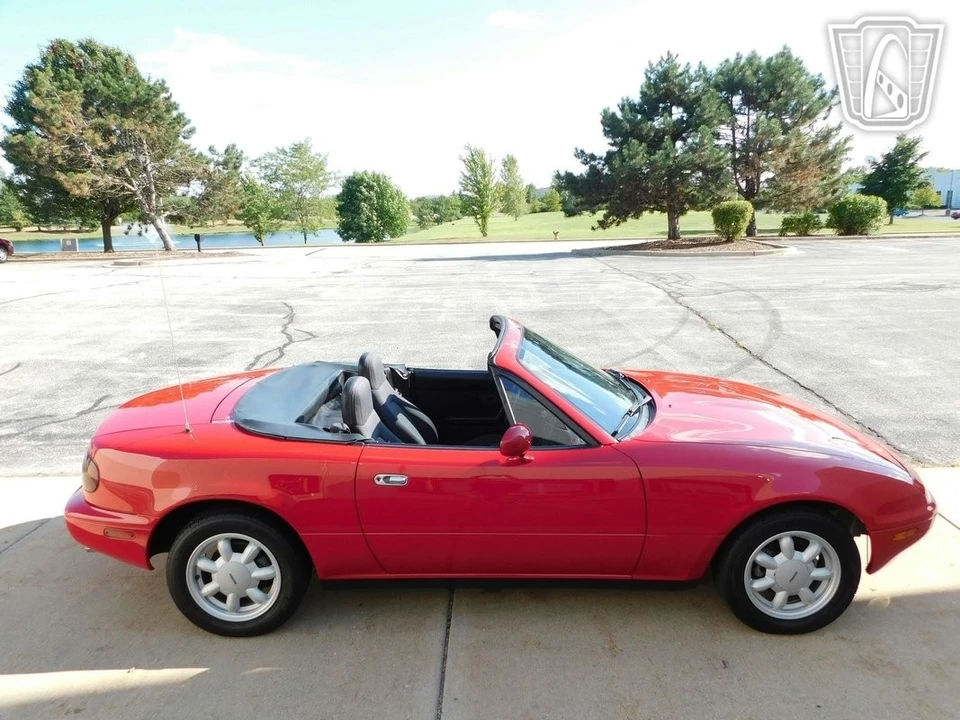 1990 Mazda NA MX-5 Miata - Image 9 of 12