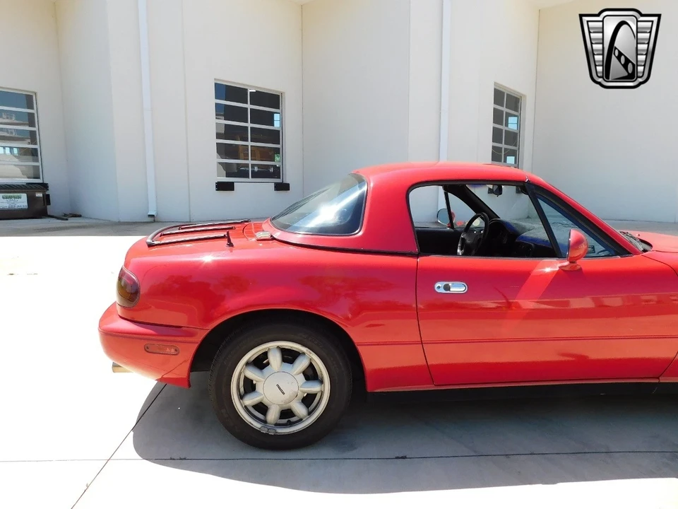 1990 Mazda NA MX-5 Miata - Image 13 of 21