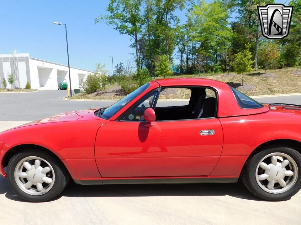 1990 Mazda NA MX-5 Miata - Image 8 of 12