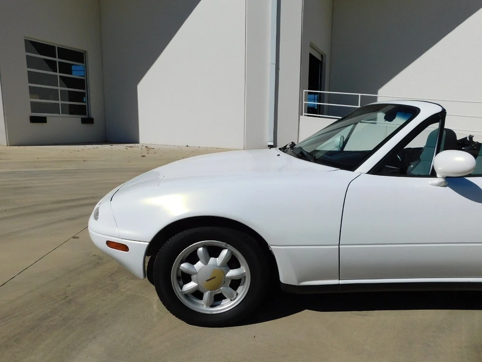 1990 Mazda NA MX-5 Miata - Image 11 of 12