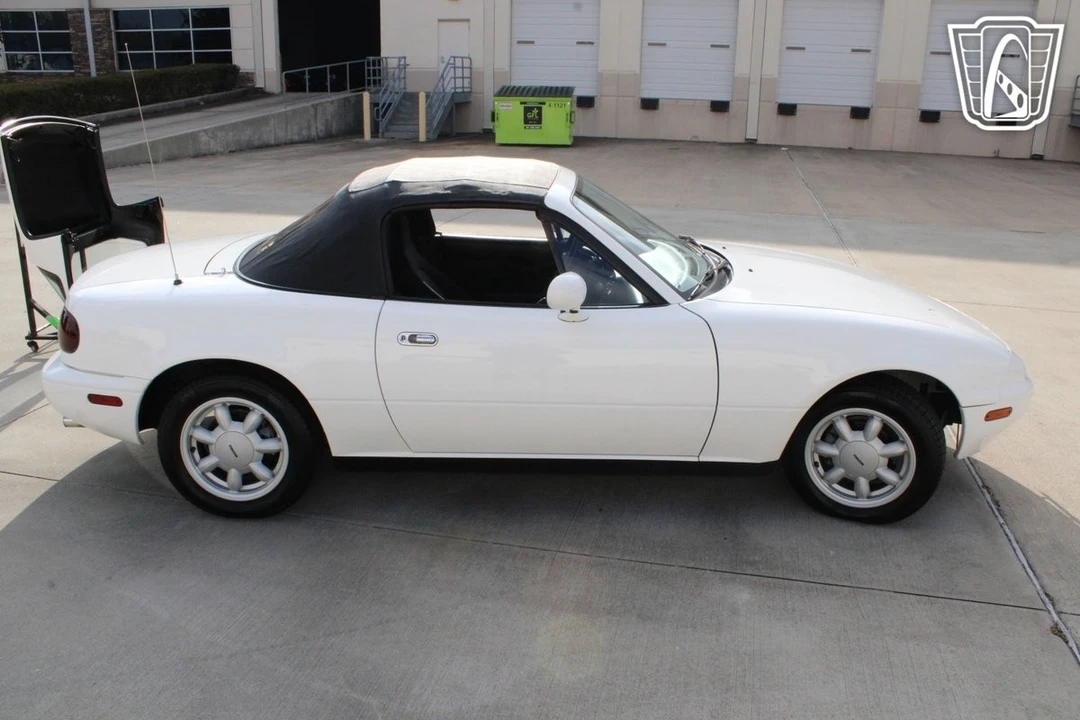 1990 Mazda NA MX-5 Miata - Image 19 of 21