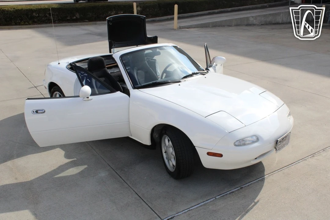 1990 Mazda NA MX-5 Miata - Image 12 of 21