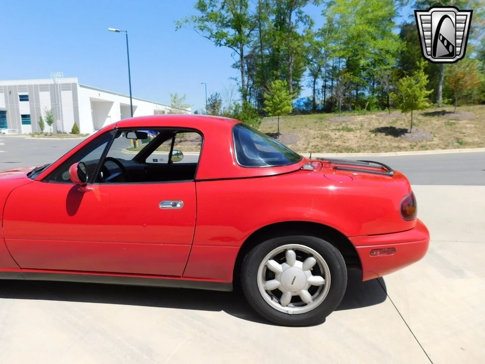 1990 Mazda NA MX-5 Miata - Image 9 of 12