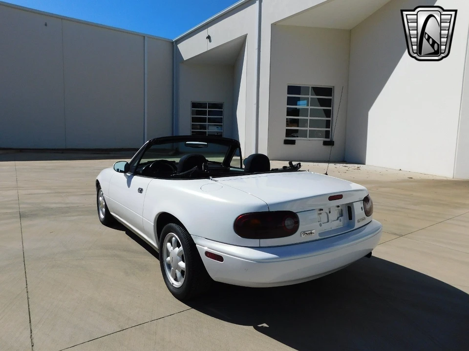 1990 Mazda NA MX-5 Miata - Image 14 of 21
