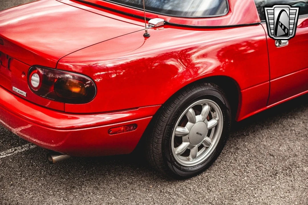 1990 Mazda NA MX-5 Miata - Image 17 of 21